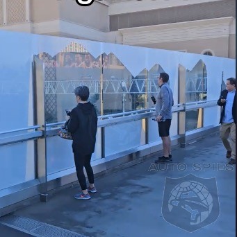 Las Vegas Residents Begin Damaging F1 Screens Meant To Block Unpaid Viewing